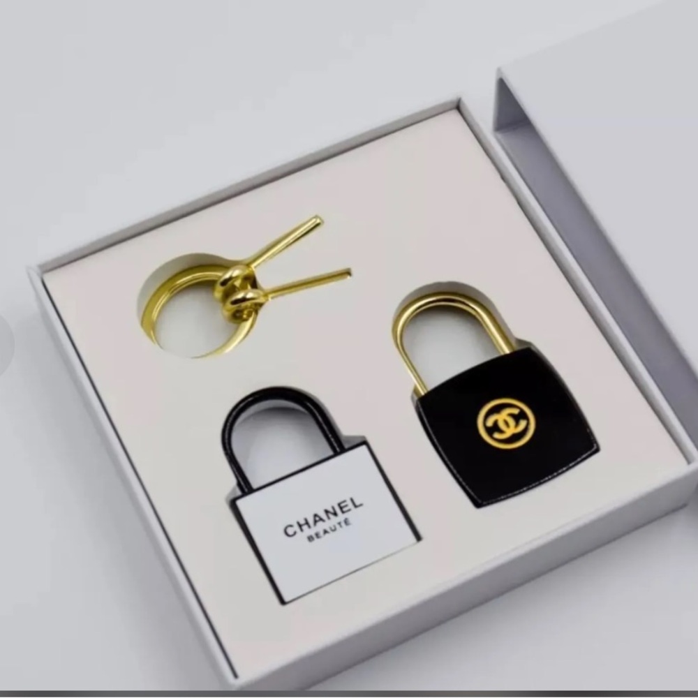 CHANEL LA Collection Padlock & Key Set